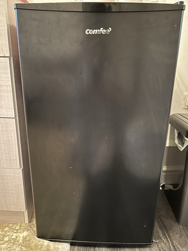 Comfee mini refrigerator