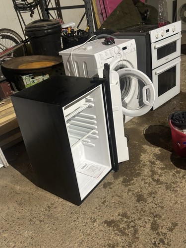 Adexa fridge freezer - bc-90,